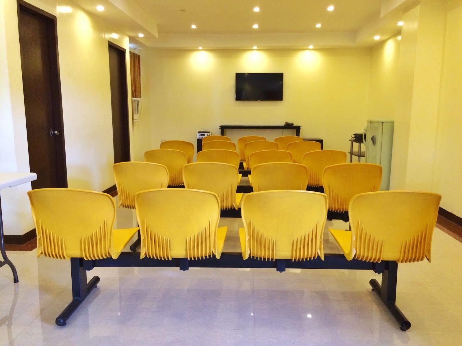Rainbowland Hotel اولونجابو المظهر الخارجي الصورة