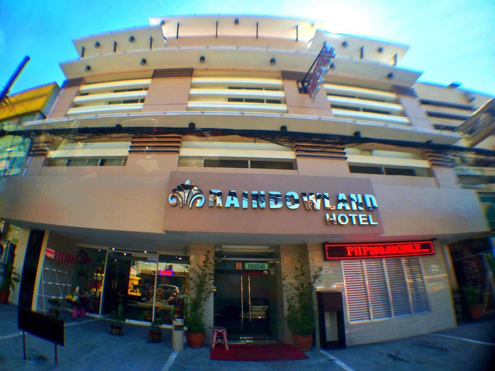 Rainbowland Hotel اولونجابو المظهر الخارجي الصورة